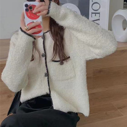 Dames Cardigan douillet avec des détails de boutons stylés et des poches appliquées Chic und Stil