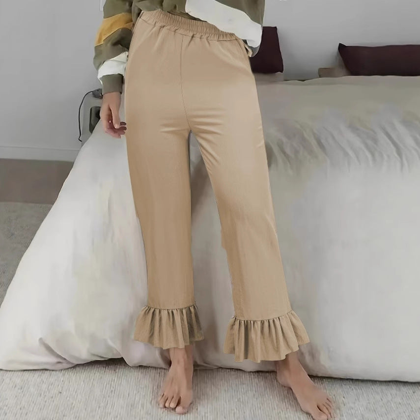 Women's flared pants with playful ruffle details Chic und Stil