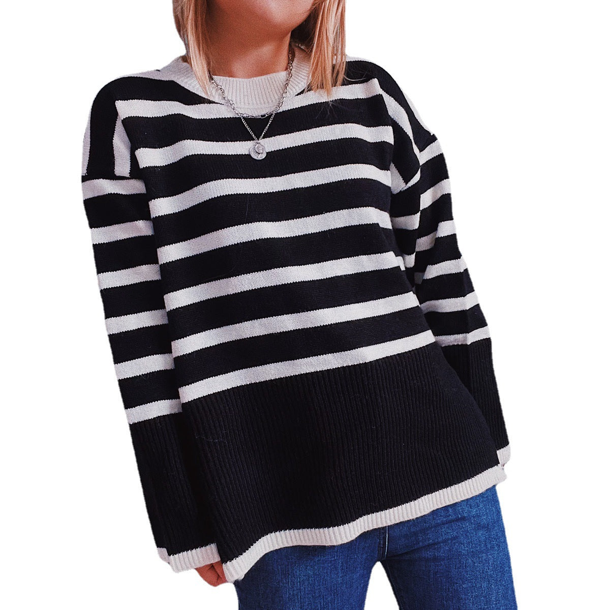 Pull en tricot décontracté pour femmes avec un motif rayé moderne et une fine structure côtelée Chic und Stil