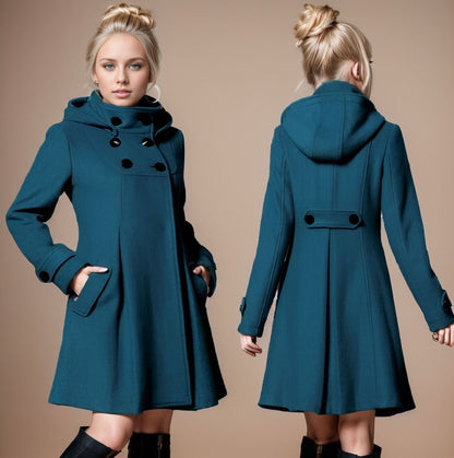 Elegant coat for women with high collar and functional pockets Chic and Style