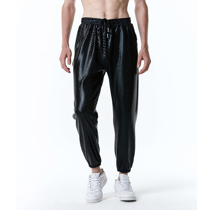 Futuristic mesh pants for men with a trendy metallic look Chic und Stil