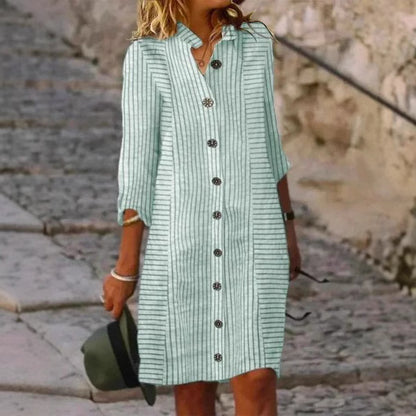 Robe chemise rayée pour femmes avec patte de boutonnage et manches 3/4 Chic und Stil