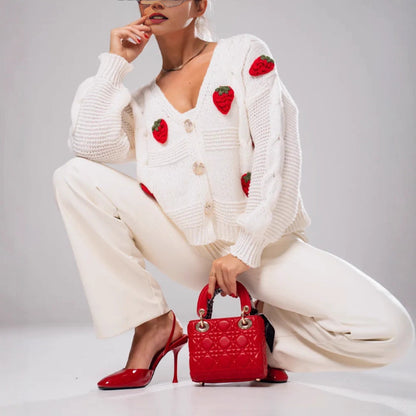 Dames Pull-over fantaisie en tricot avec applications de cerise Chic und Stil