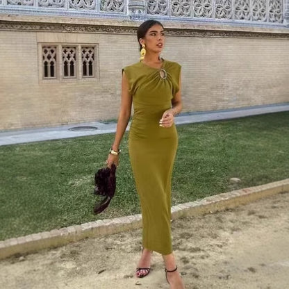 Robe en jersey élégante pour femmes avec volants détaillés et élément de bijou raffiné Chic und Stil