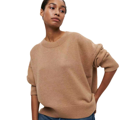Pull en fine maille douillette pour femmes avec une coupe ample et un col rond Chic und Stil
