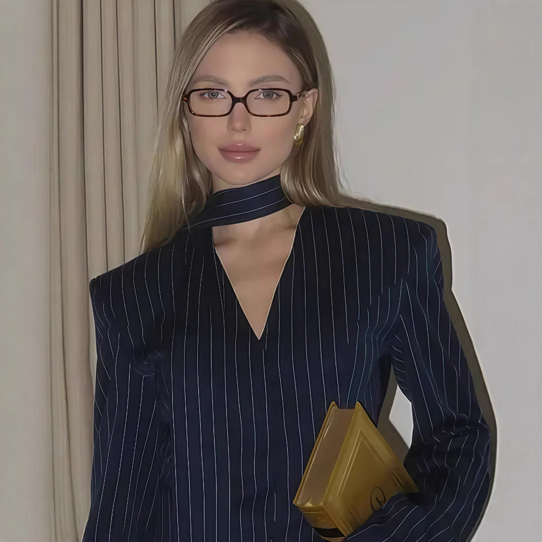 Robe blazer femme avec décolleté en V profond et élégantes longues manches Chic und Stil
