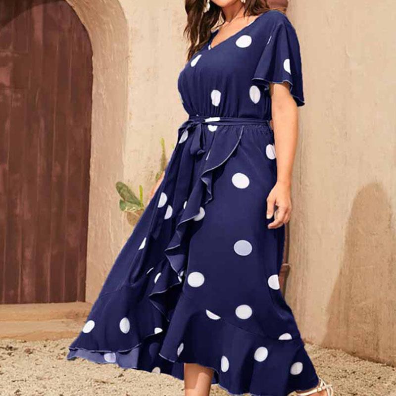 Robe maxi pour femmes avec un motif de pois ludique et une ceinture cintrée Chic und Stil