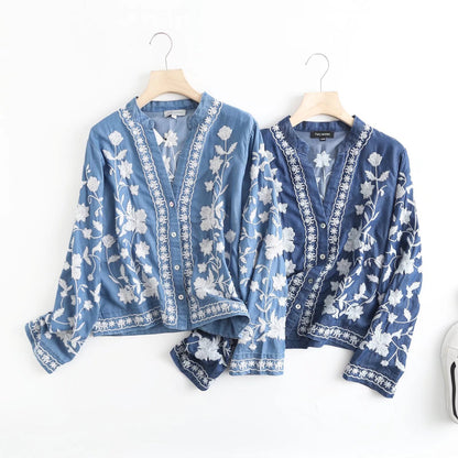 Blouse vintage brodée pour femmes avec col élégant et fermeture à boutons pression Chic und Stil