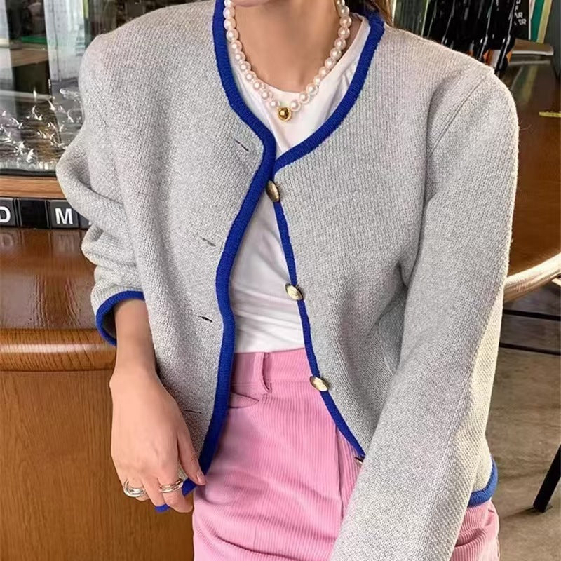 Cardigan pour femmes avec des boutons décoratifs et un col contrasté Chic und Stil