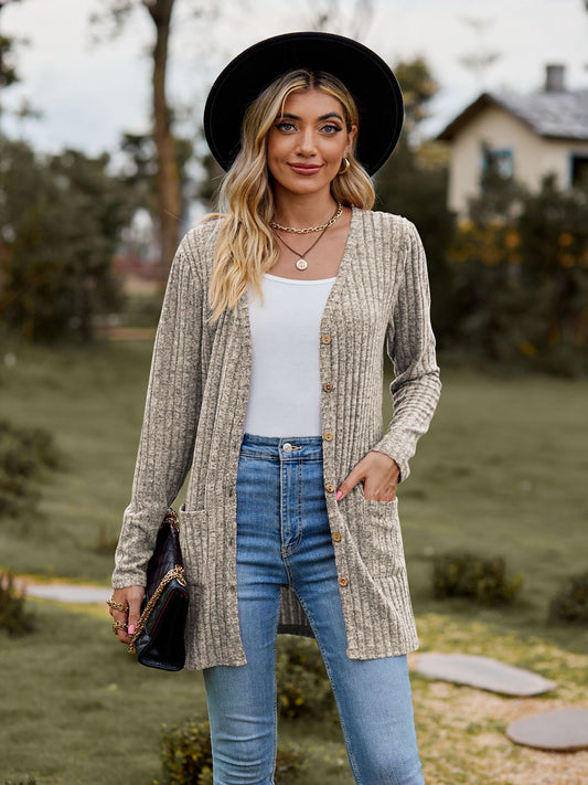 Cardigan pour dames avec motif texturé et poches pratiques Chic und Stil 1753970709