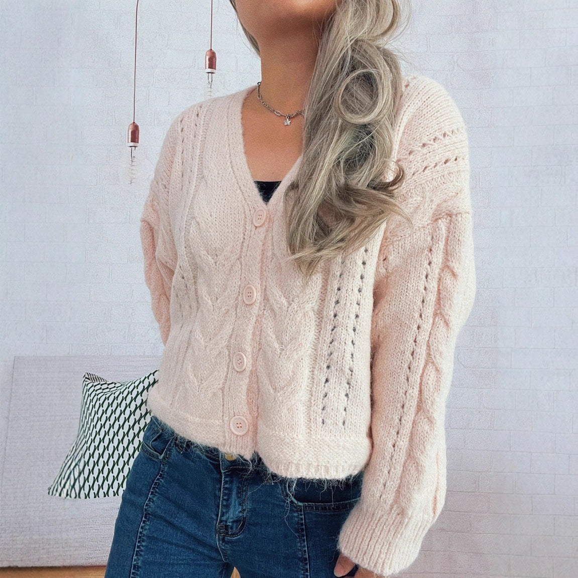 Dames gilet en tricot douillet avec motif en relief et décolleté en V Chic und Stil