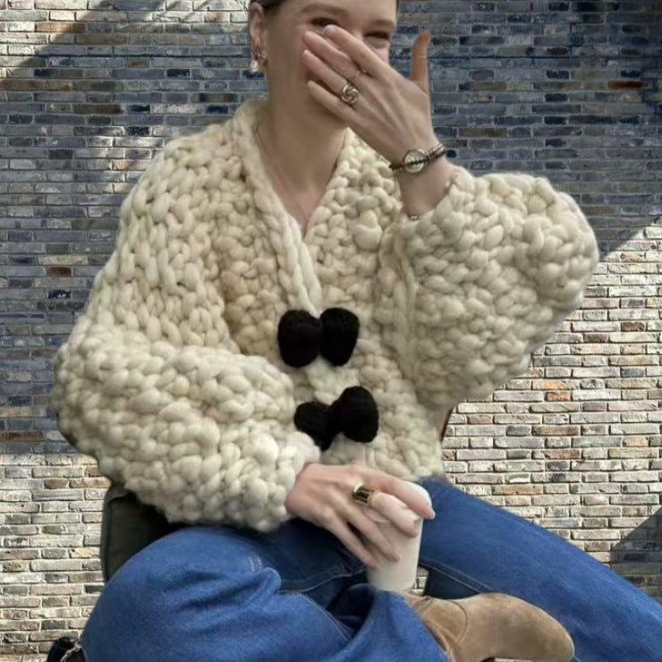 Dames Pull en tricot douillet avec de grands boutons Chic und Stil
