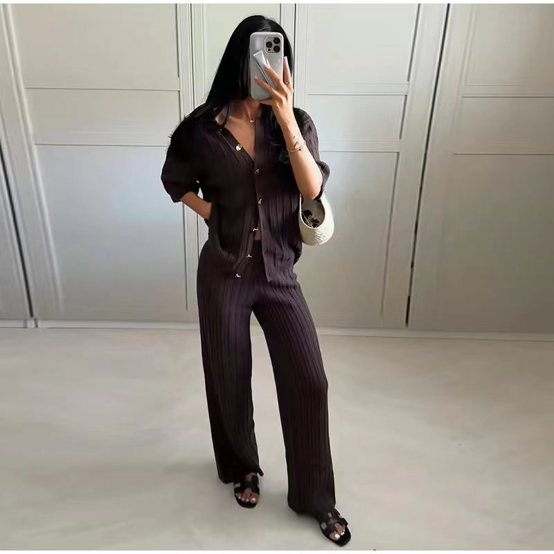 Pants for women with wide elastic waist and stylish stripes Chic und Stil