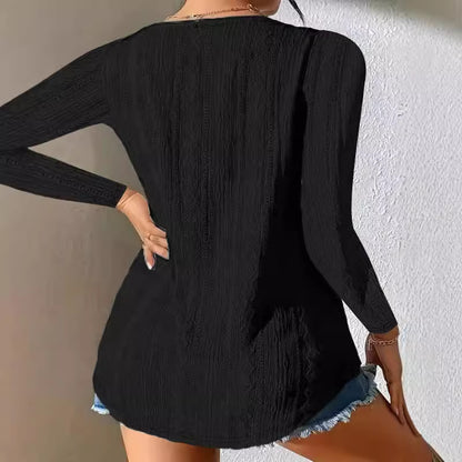 Chemisier à manches longues pour femmes avec design texturé et détails de boutons Chic und Stil