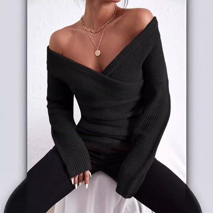 Wrap-over pullover for women with modern V-neck and relaxed fit Chic and Style