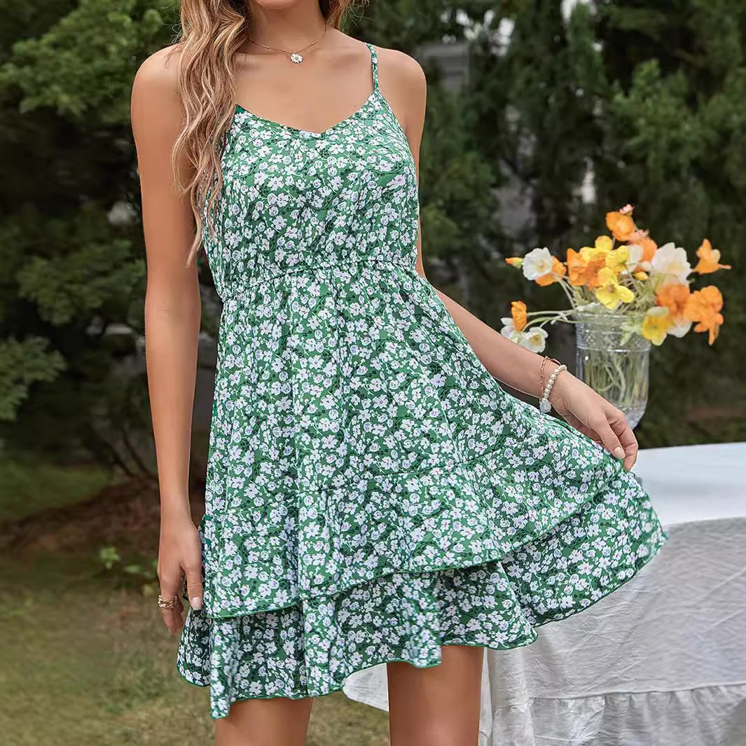 Robe d'été aérienne pour femmes dans un design floral avec décolleté en V et volants Chic und Stil