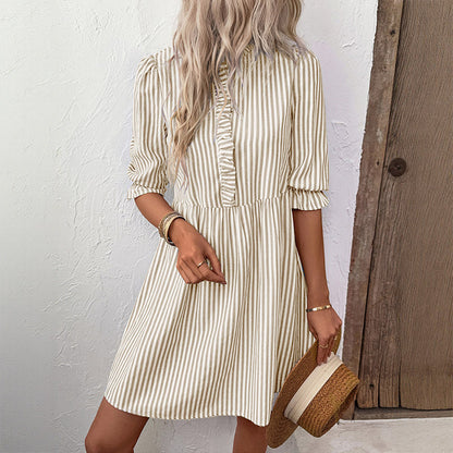 Robe Mini Boutonnée à Volants Rayée pour Femmes Chic und Stil