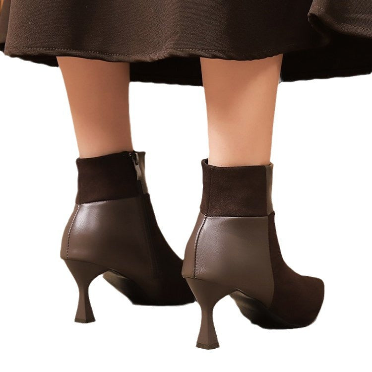 Dames Botte Élégantes avec un Chic Talon Bloc et des Détails à la Mode Chic und Stil