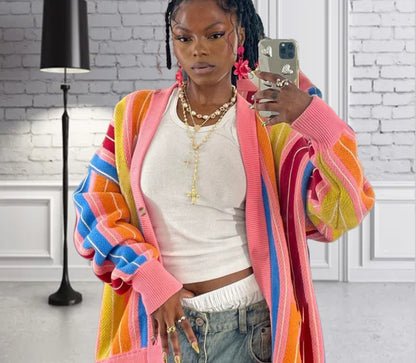 Dames Cardigan en tricot décontracté avec motif rayé coloré et manches oversized Chic und Stil