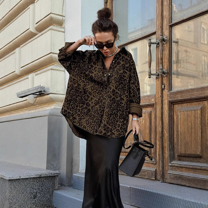 Chemise légère pour femmes avec motif léopard et coupe décontractée Chic und Stil