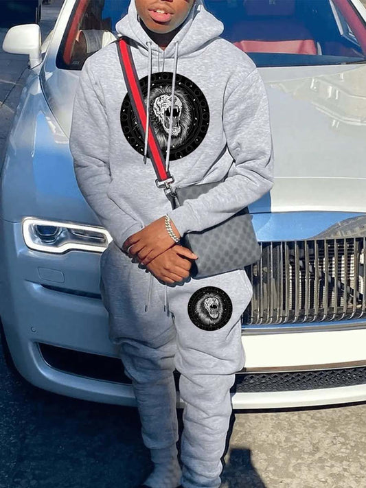 Ladies' hoodie and jogger pants set with an innovative lion pattern Chic und Stil