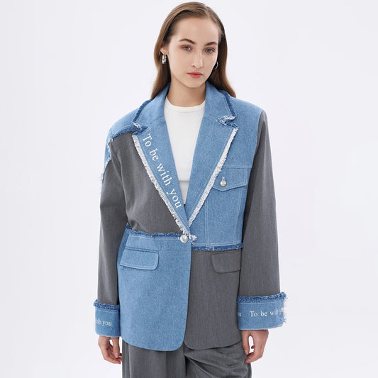 Blazer élégant pour femmes avec des accents en denim décontractés et des détails élégants Chic und Stil