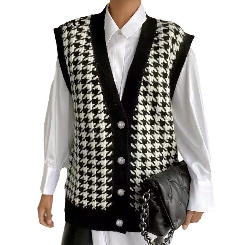 Dames gilet en tricot avec un élégant motif pied-de-poule et boutons en perles Chic und Stil