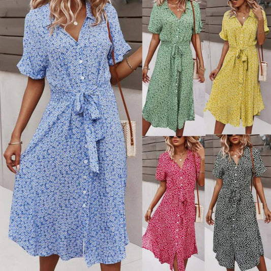Robe à fleurs pour femmes avec coupe cintrée et volants Chic und Stil