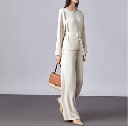 Combinaison élégante pour femmes avec ceinture Chic und Stil