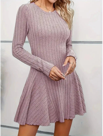 Robe en tricot pour femmes avec décolleté en V et détails volants Chic und Stil