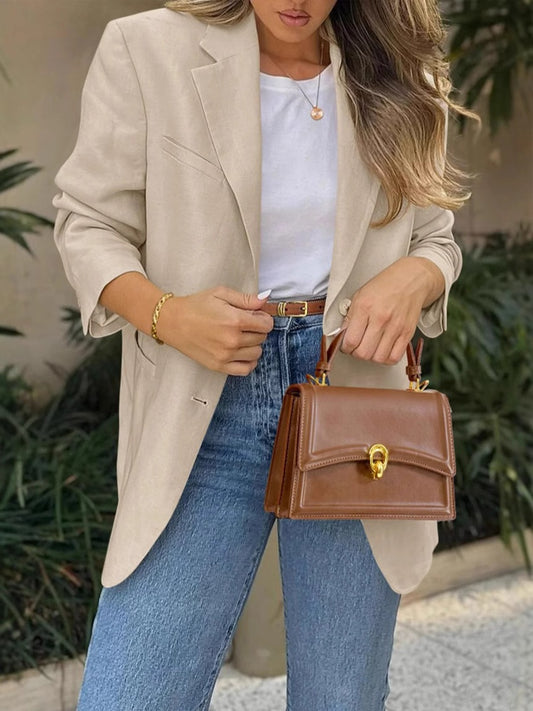 Women Elegant Blazer with modern cut lines and practical pockets Chic and Style