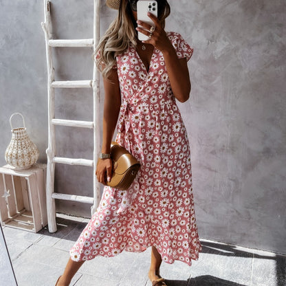 Robe midi portefeuille florale pour femmes chic et élégante
