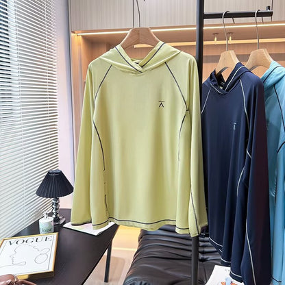 Haut de sport fonctionnel pour femmes avec capuche et propriétés respirantes Chic & Stil