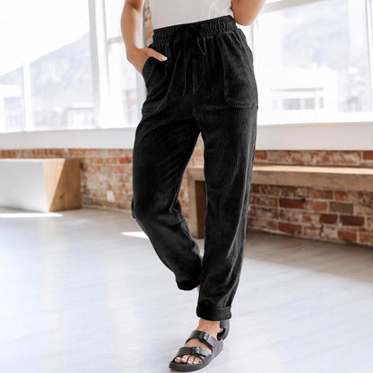 Casual cargo pants for women with elastic waistband and practical side pockets Chic and Style