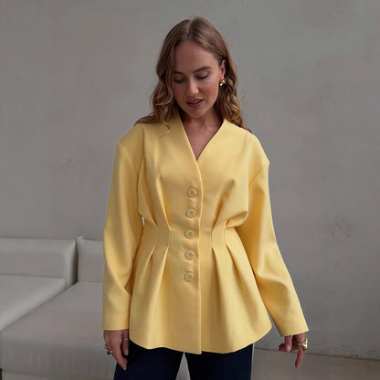 Blazer pour femmes avec une coupe cintrée et des détails de bouton élégants Chic und Stil
