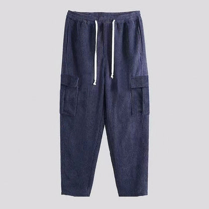 Comfortable cargo sweatpants for men with elastic waistband and side pockets Chic and Style