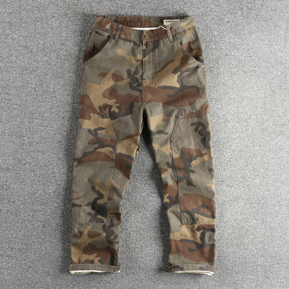 Men's cargo pants in modern camouflage design with multifunctional pockets Chic and Style