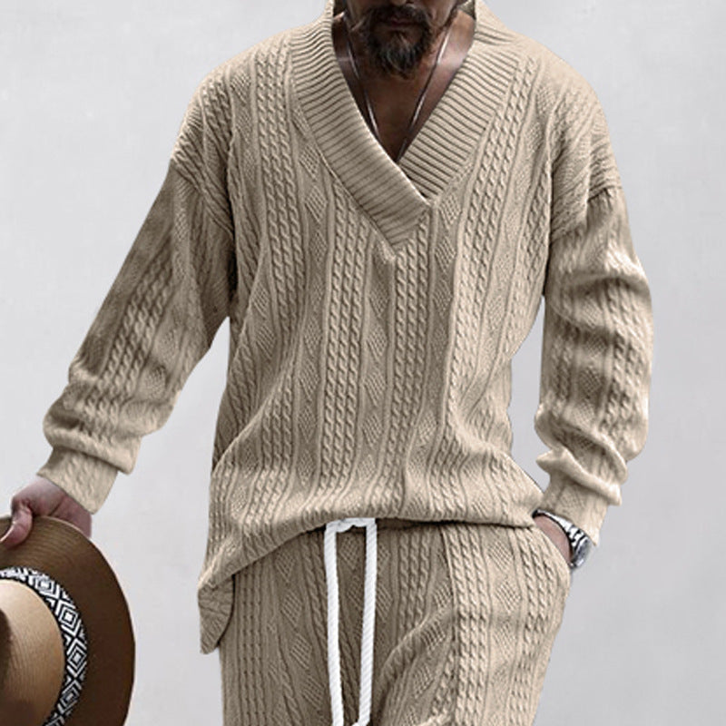 Chunky knit pullover for men with V-neck and relaxed fit Chic and Style