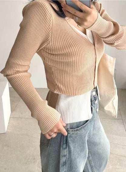 Dames Cardigan cropped avec motif à côtes fin et décolleté en V Chic und Stil