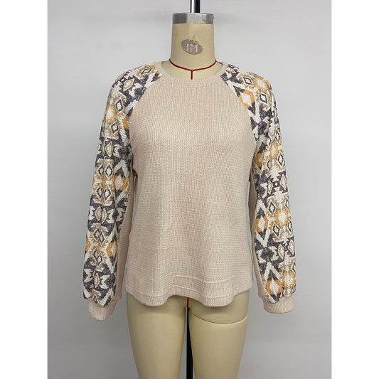 Pull en tricot pour femmes avec des manches raglan modernes et un motif floral Chic und Stil