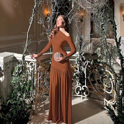 Robes Maxis élégantes pour femmes avec coupe asymétrique et fronces Chic und Stil