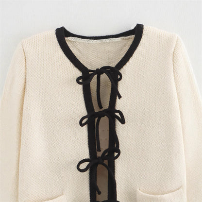 Dames Élégant cardigan avec des noeuds raffinés et des poches Chic und Stil