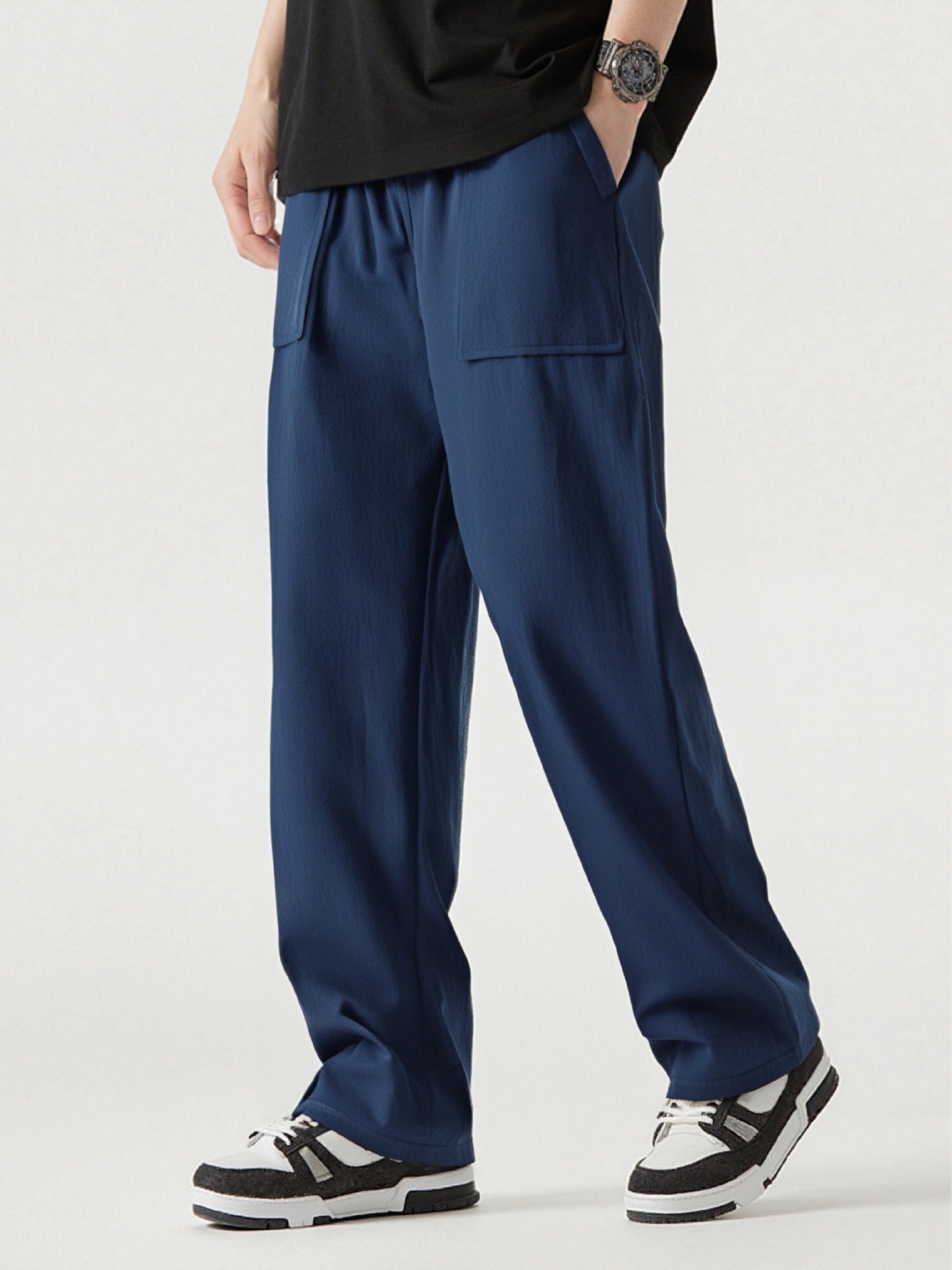Casual cargo pants for men with practical pockets and elastic waist Chic and Style