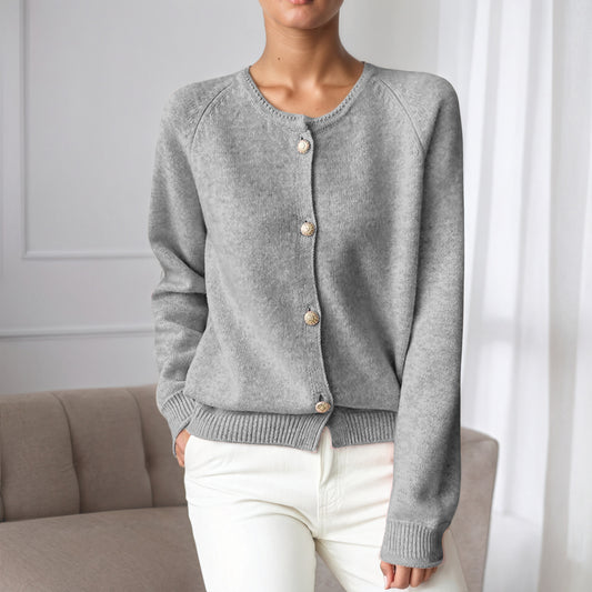 Cardigan en maille douce pour femmes avec détails en boutons et poignets élastiques Chic und Stil