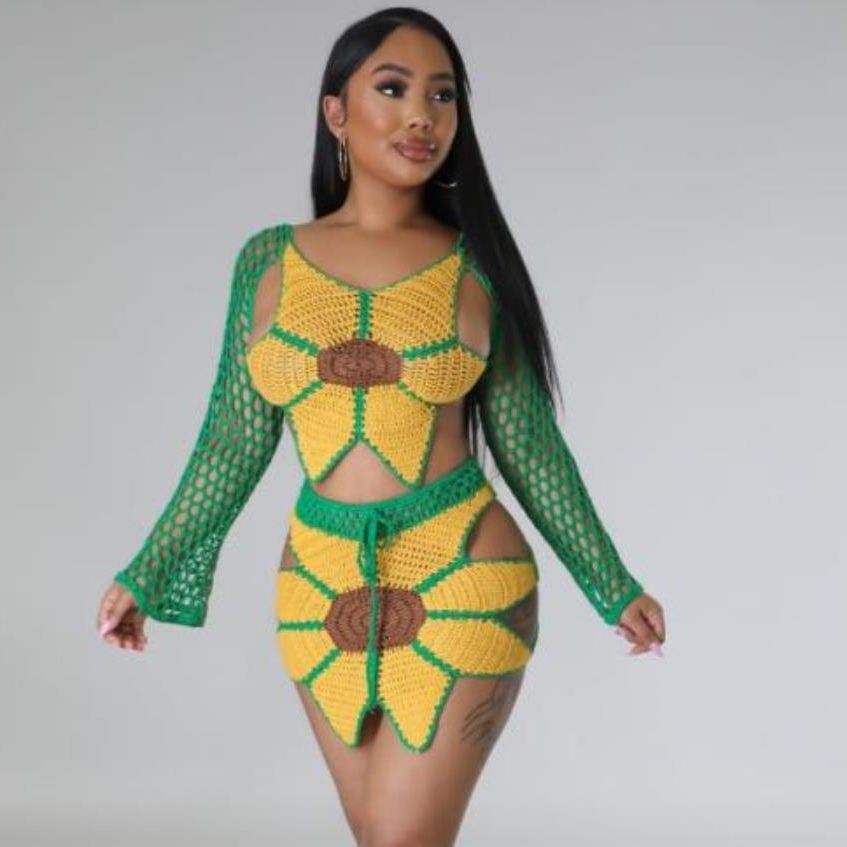 Robe au crochet pour femmes avec un motif floral unique et des détails transparents Chic und Stil
