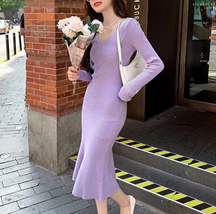 Robe en tricot élégante pour femmes avec décolleté en V et jupe évasée Chic und Stil