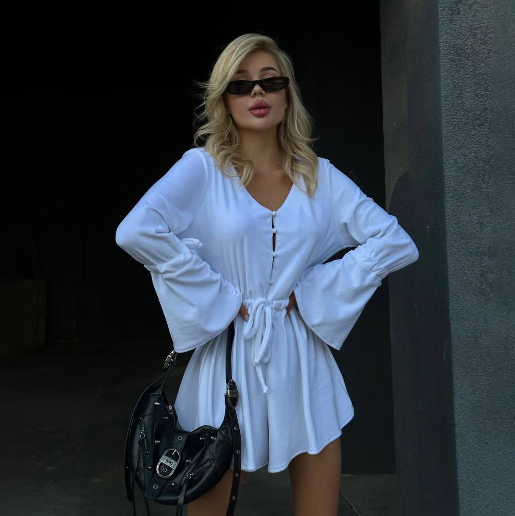 Robe portefeuille enchanteresse pour femmes avec des manches volumineuses et une ceinture à la taille Chic und Stil