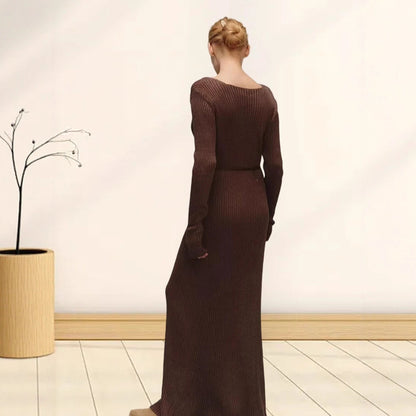 Robe en tricot à manches longues pour femmes avec décolleté en V plongeant et silhouette près du corps Chic und Stil