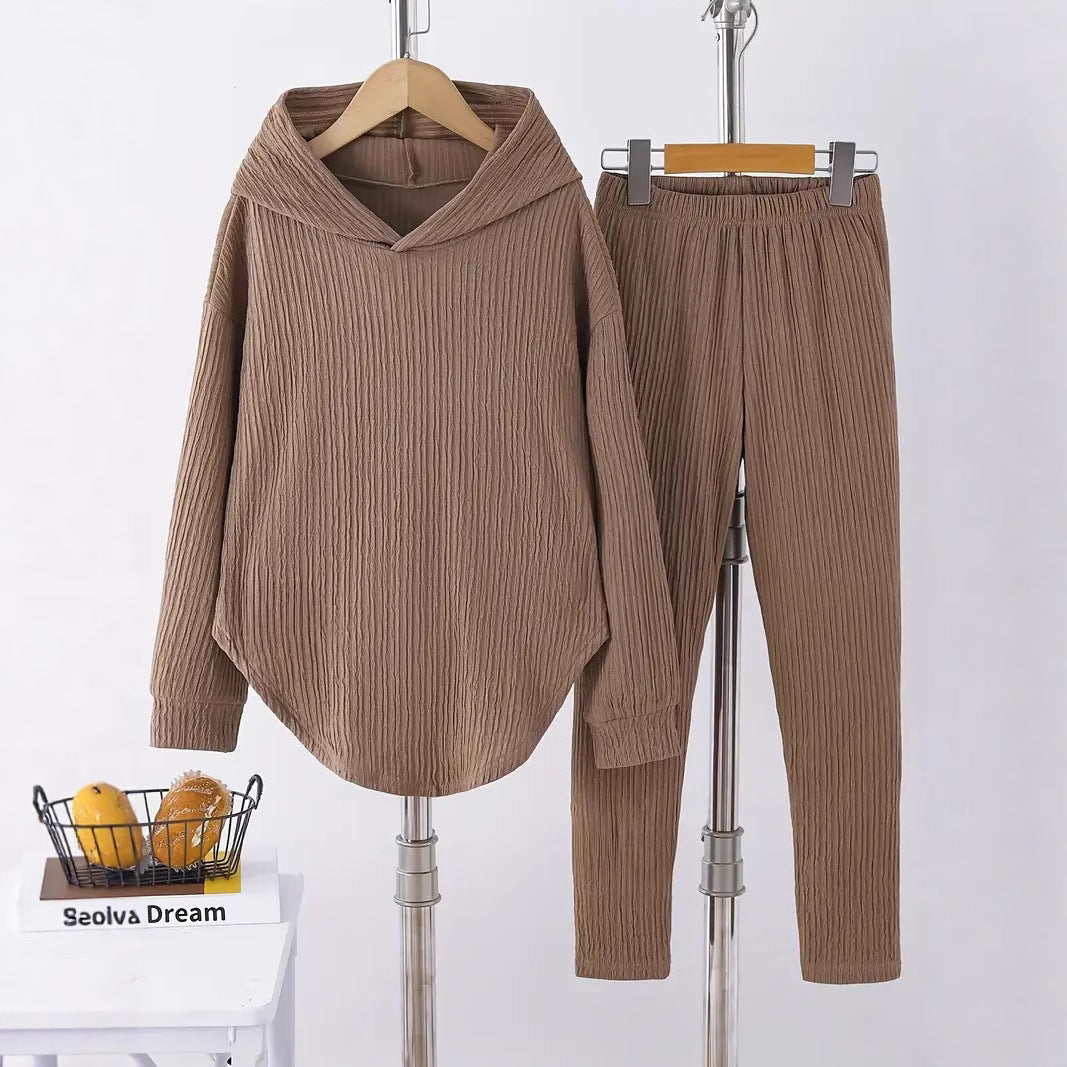 Chic and Style textured design casual sweatshirt and pants set for women