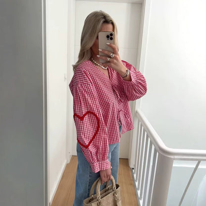 Chemisier pour femmes avec des manches volumineuses et un design à carreaux moderne Chic und Stil